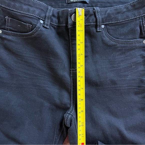 D. Jeans Black Denim Jeans Studded Embellished Back Pockets Women's size 4 - Picture 6 of 7